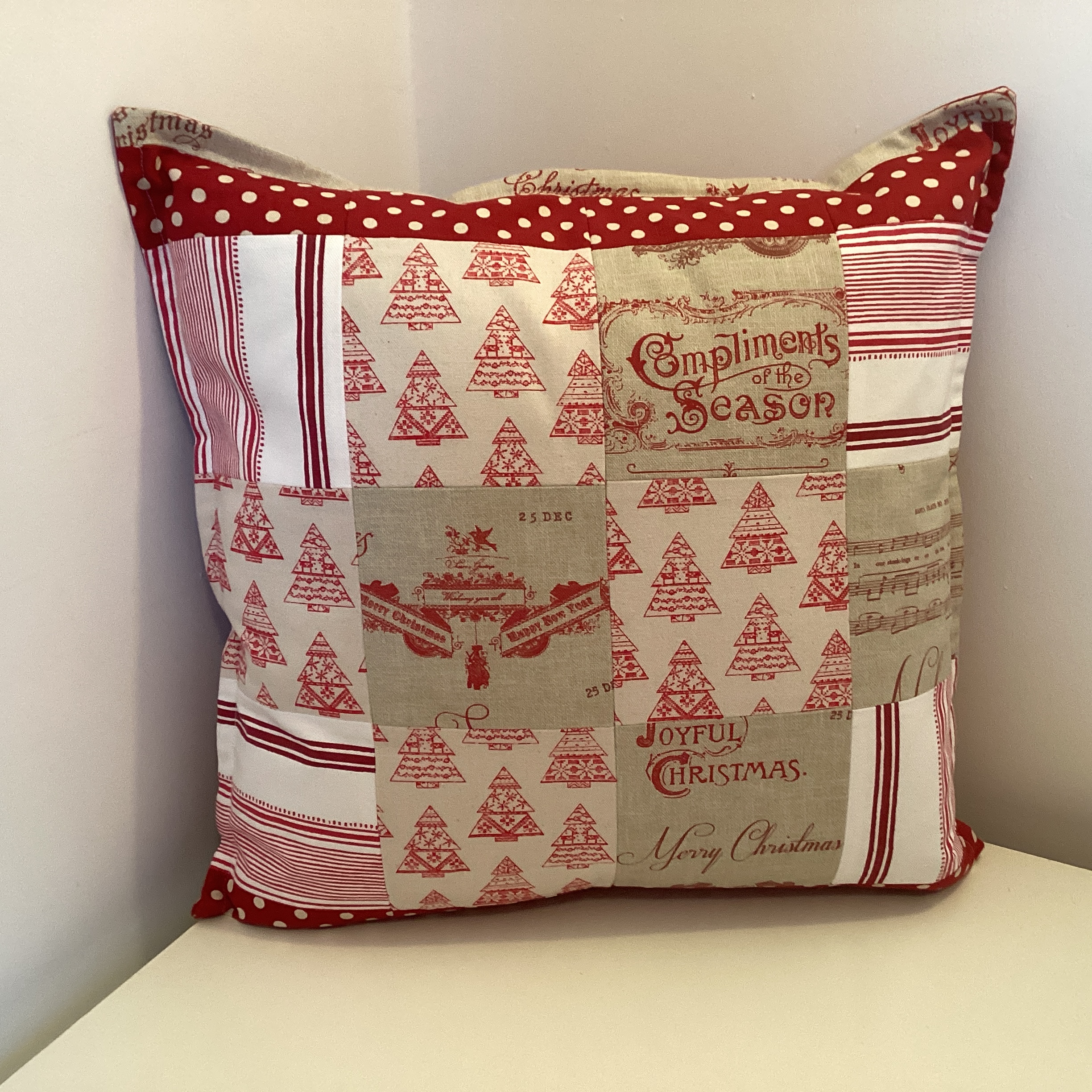 Christmas Cushion - Christmas patchwork