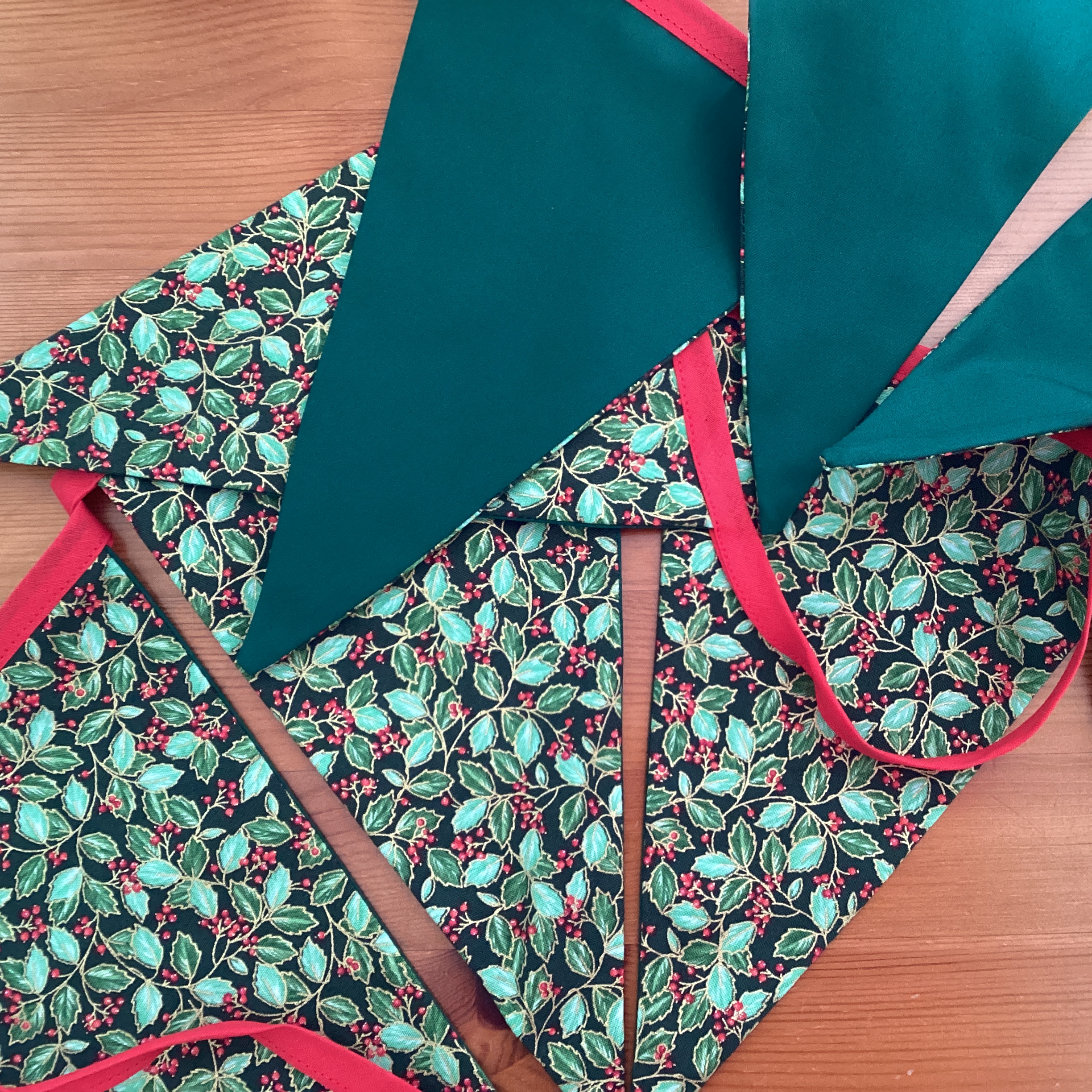 Christmas Bunting - ditsy green holly with red berries