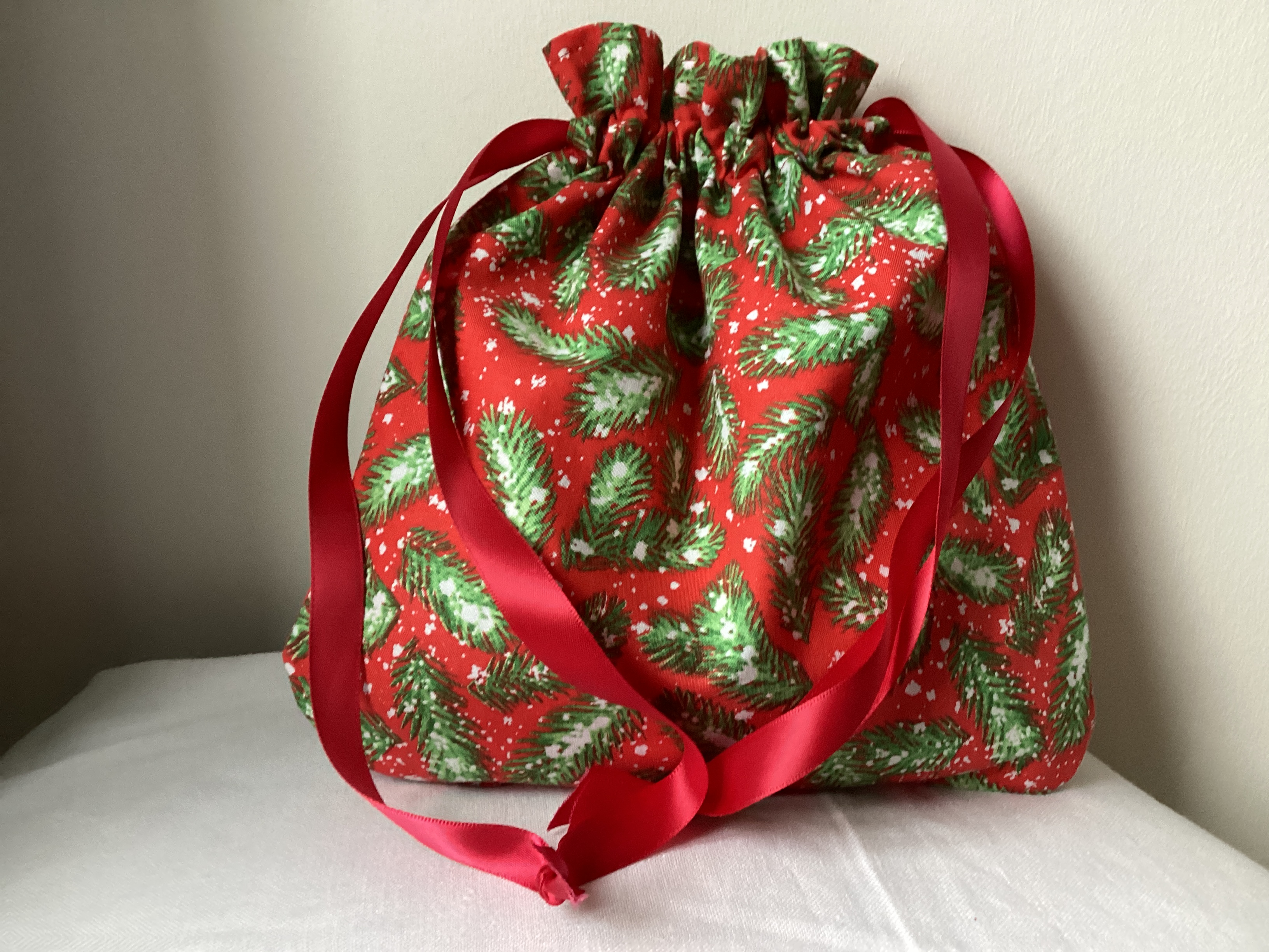 Christmas Gift Bag - festive foliage