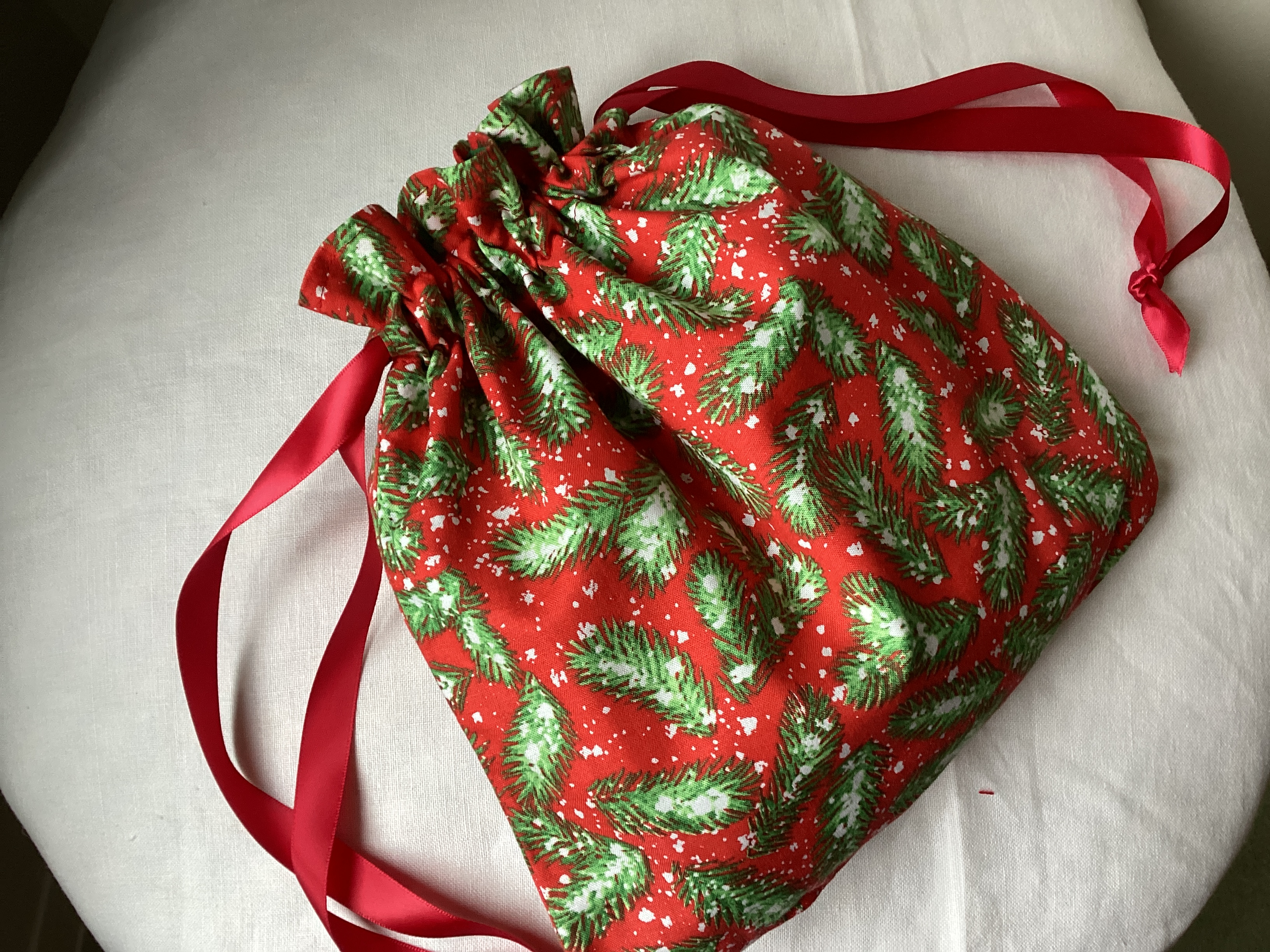 Christmas Gift Bag - festive foliage