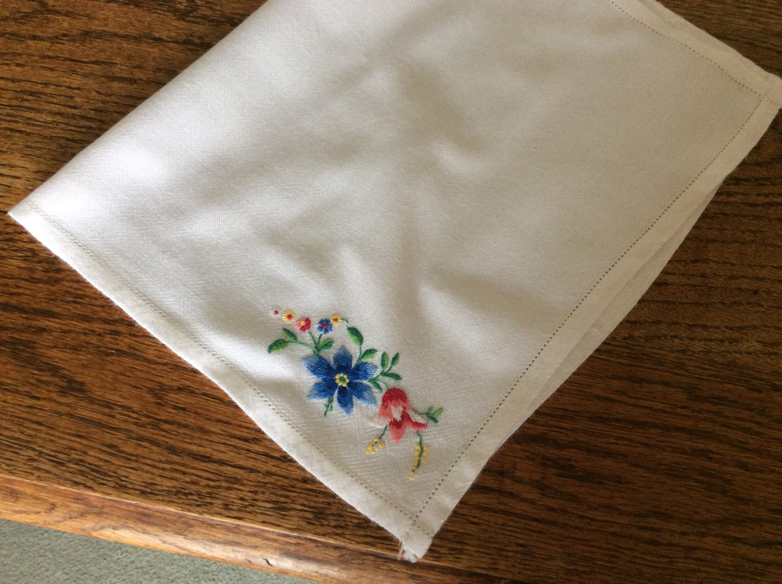 Embroidered Tray Cloth -corner posy