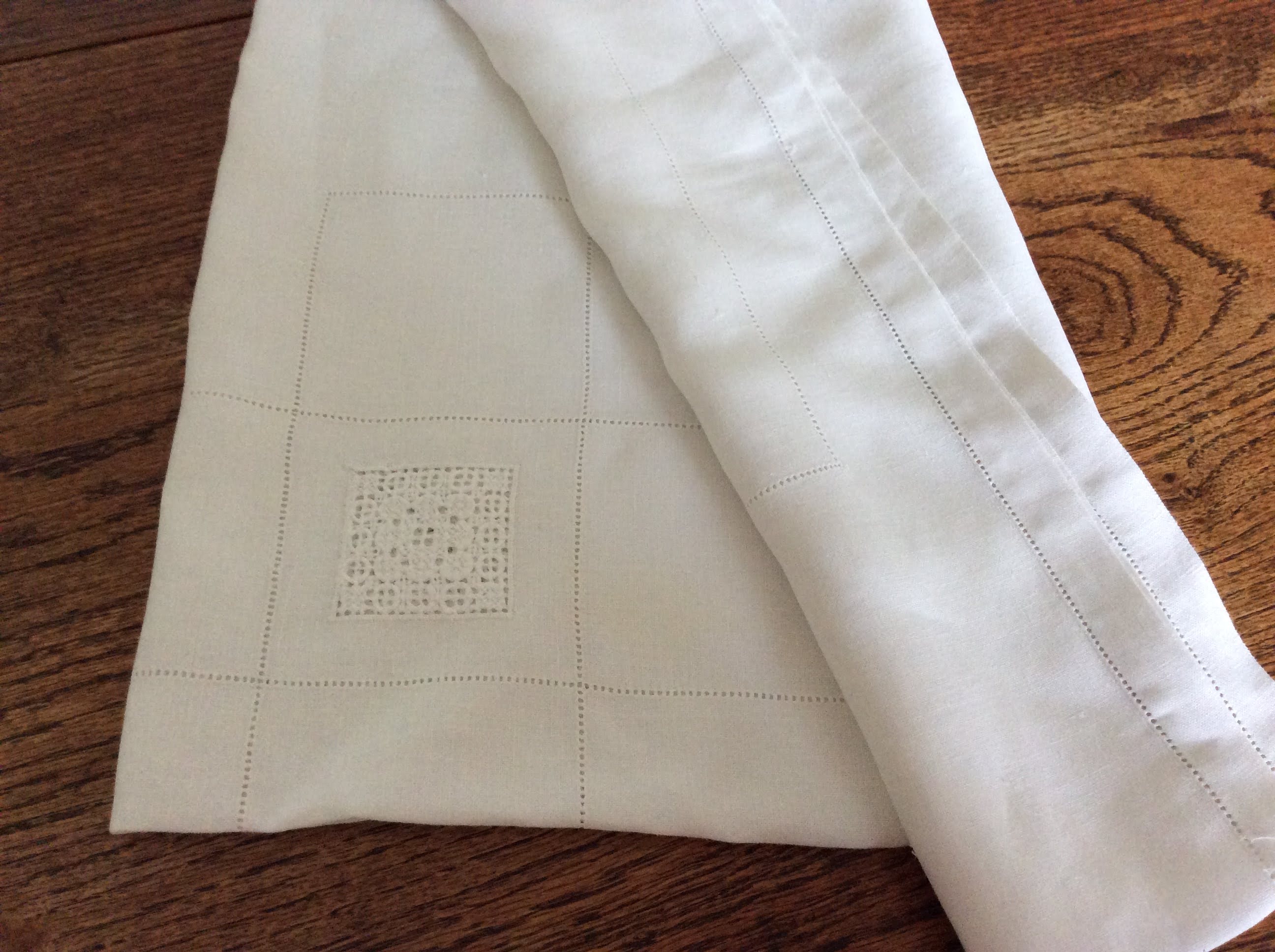 Vintage Linen Tablecloth - white