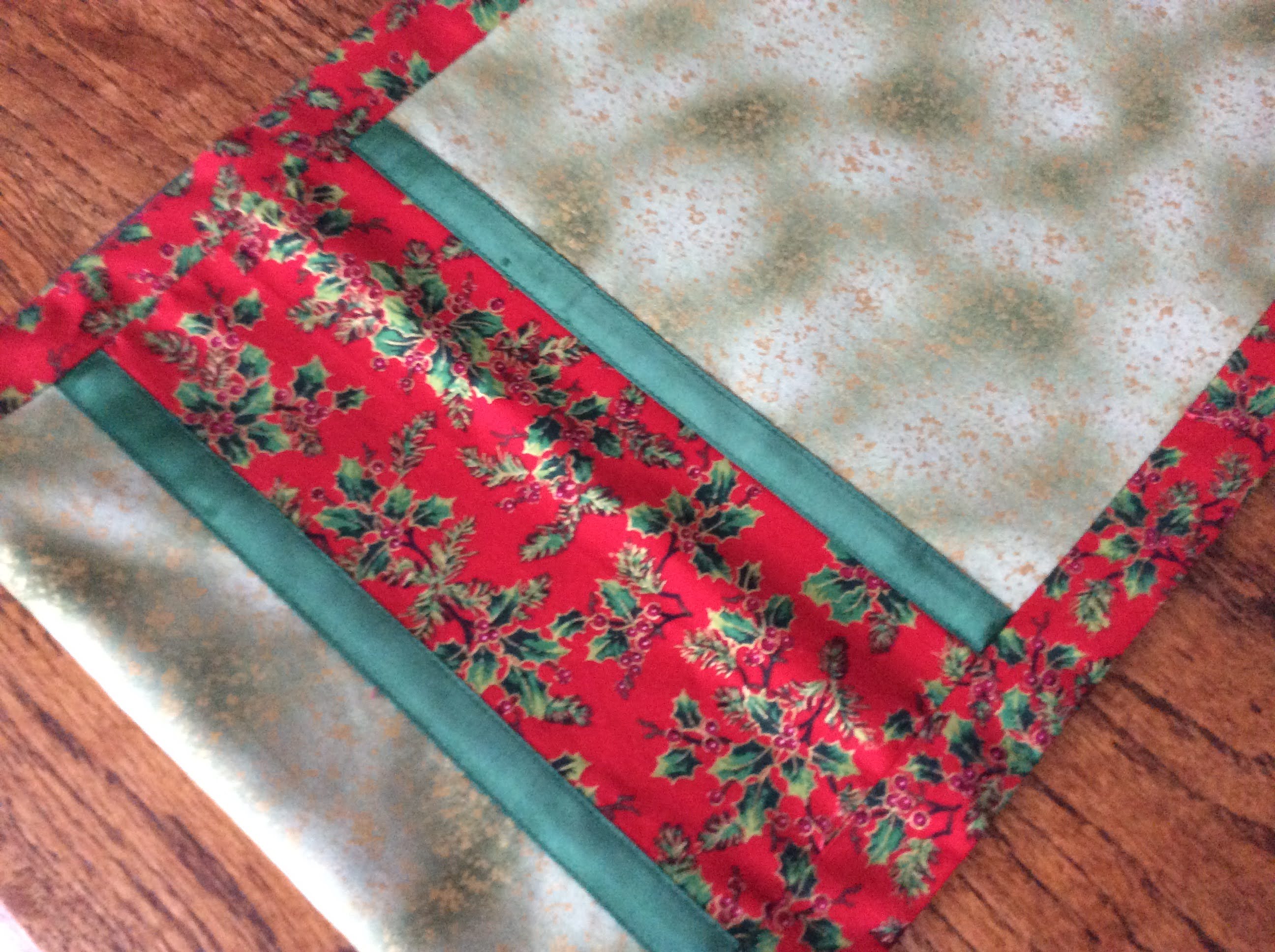 Christmas Table Runner - holly border