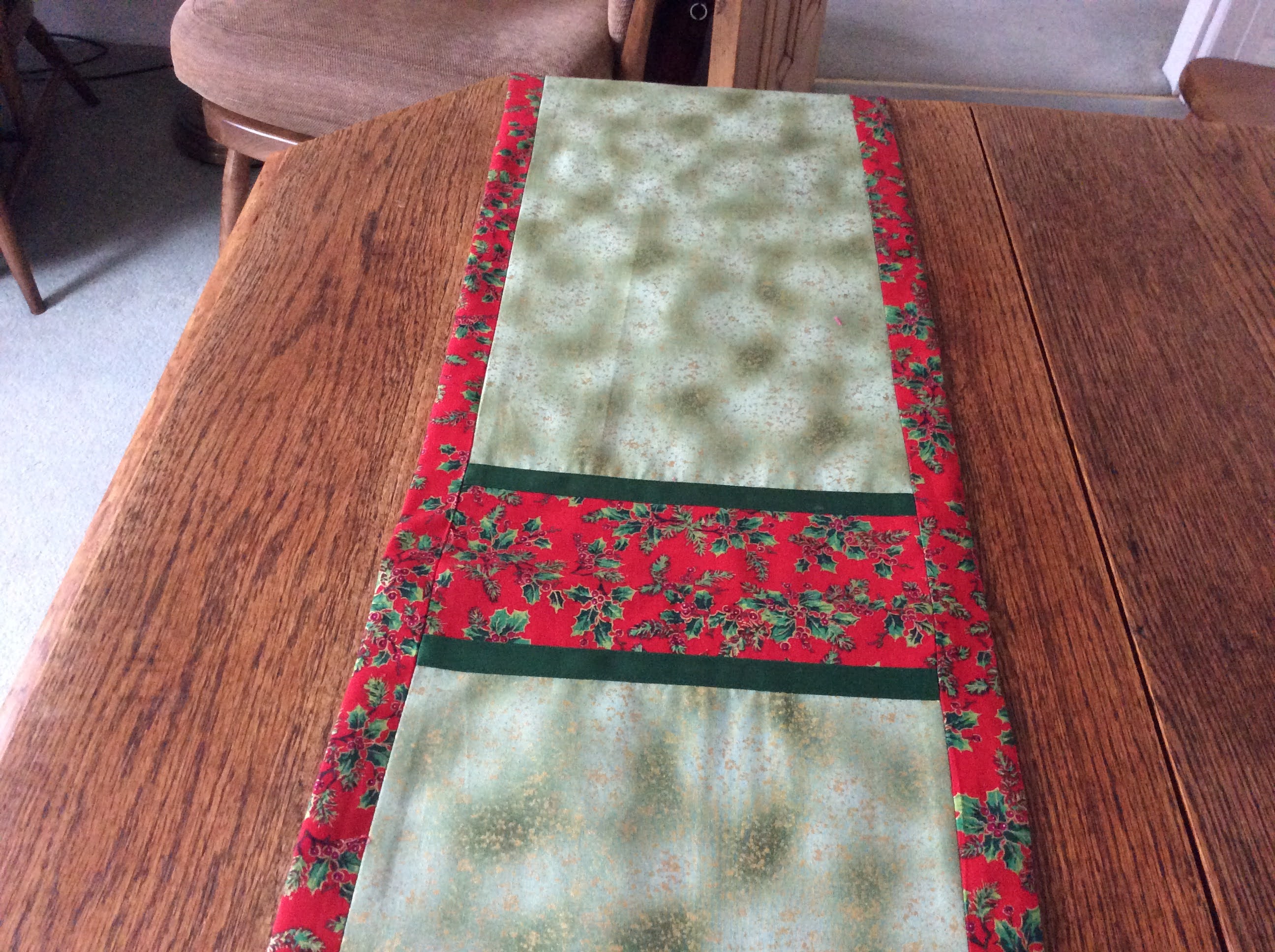 Christmas Table Runner - holly border