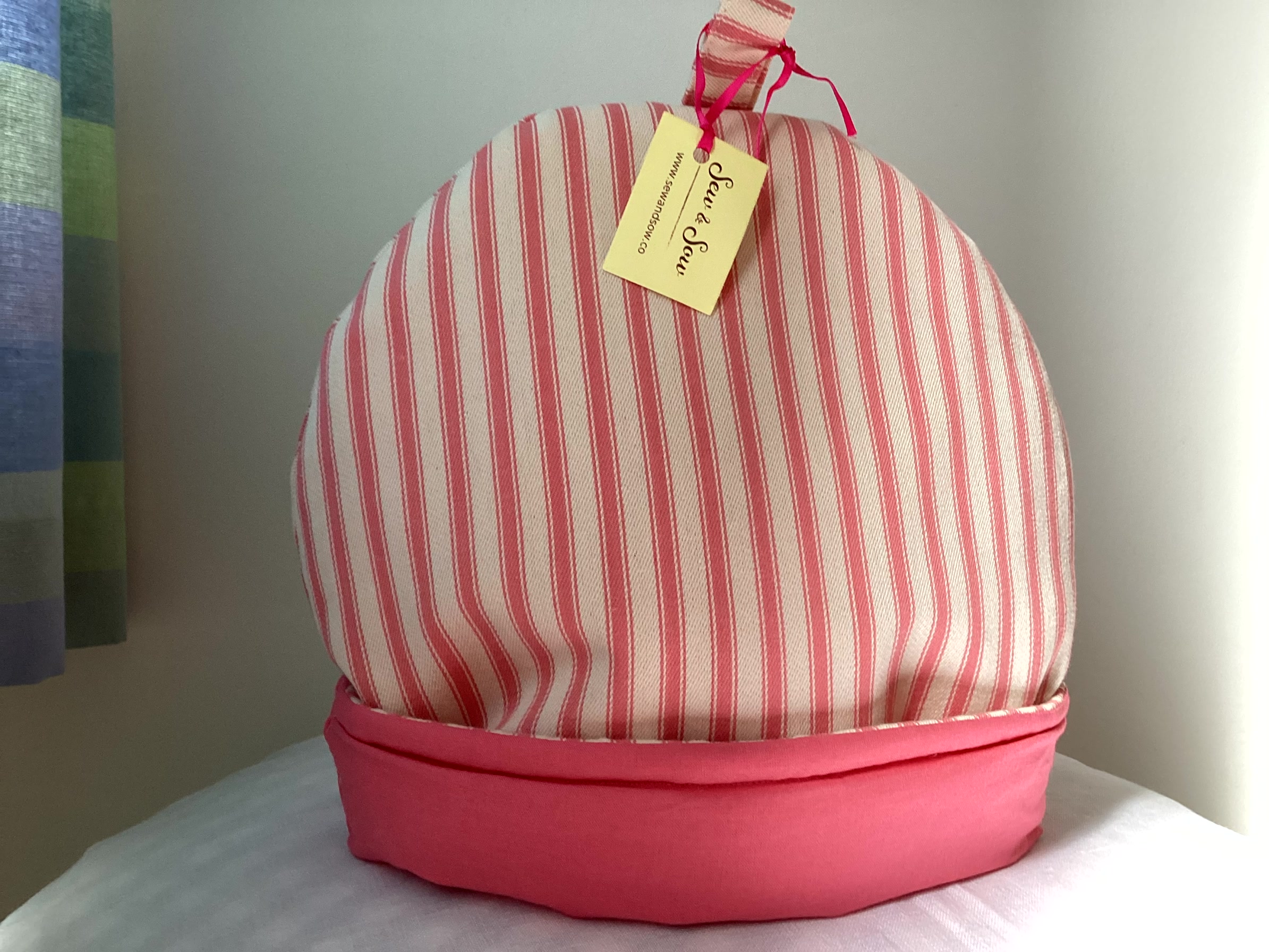 Tea Cosy - pink stripe