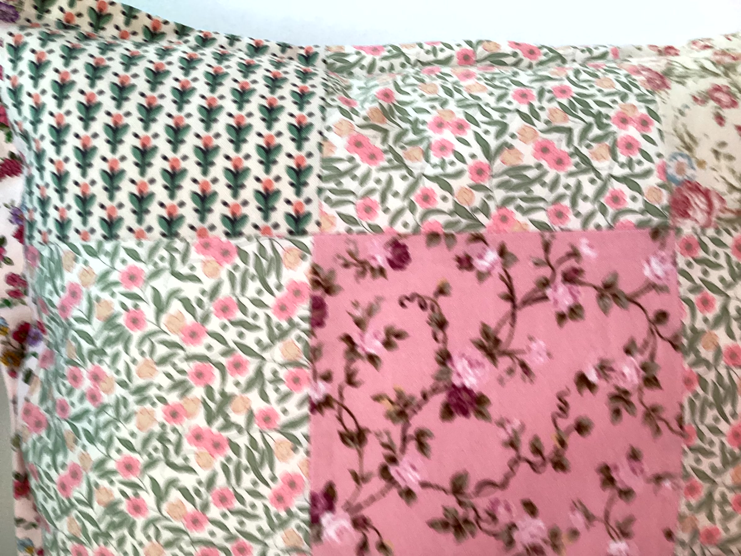 Cushion - patchwork of cream and pink