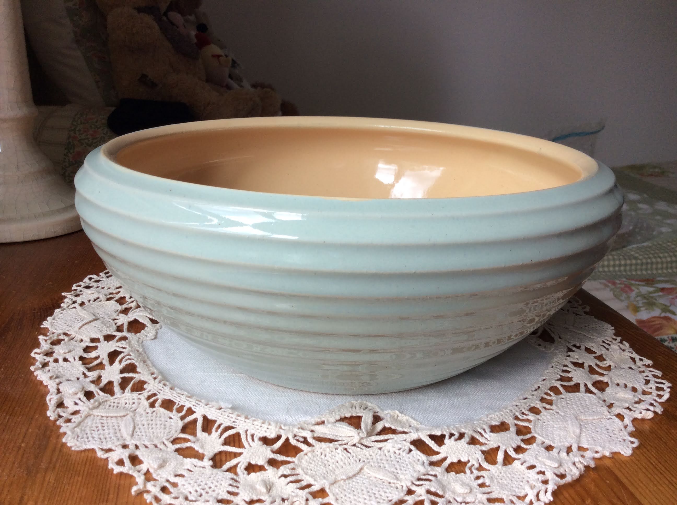 Vintage bowl - green ribbed