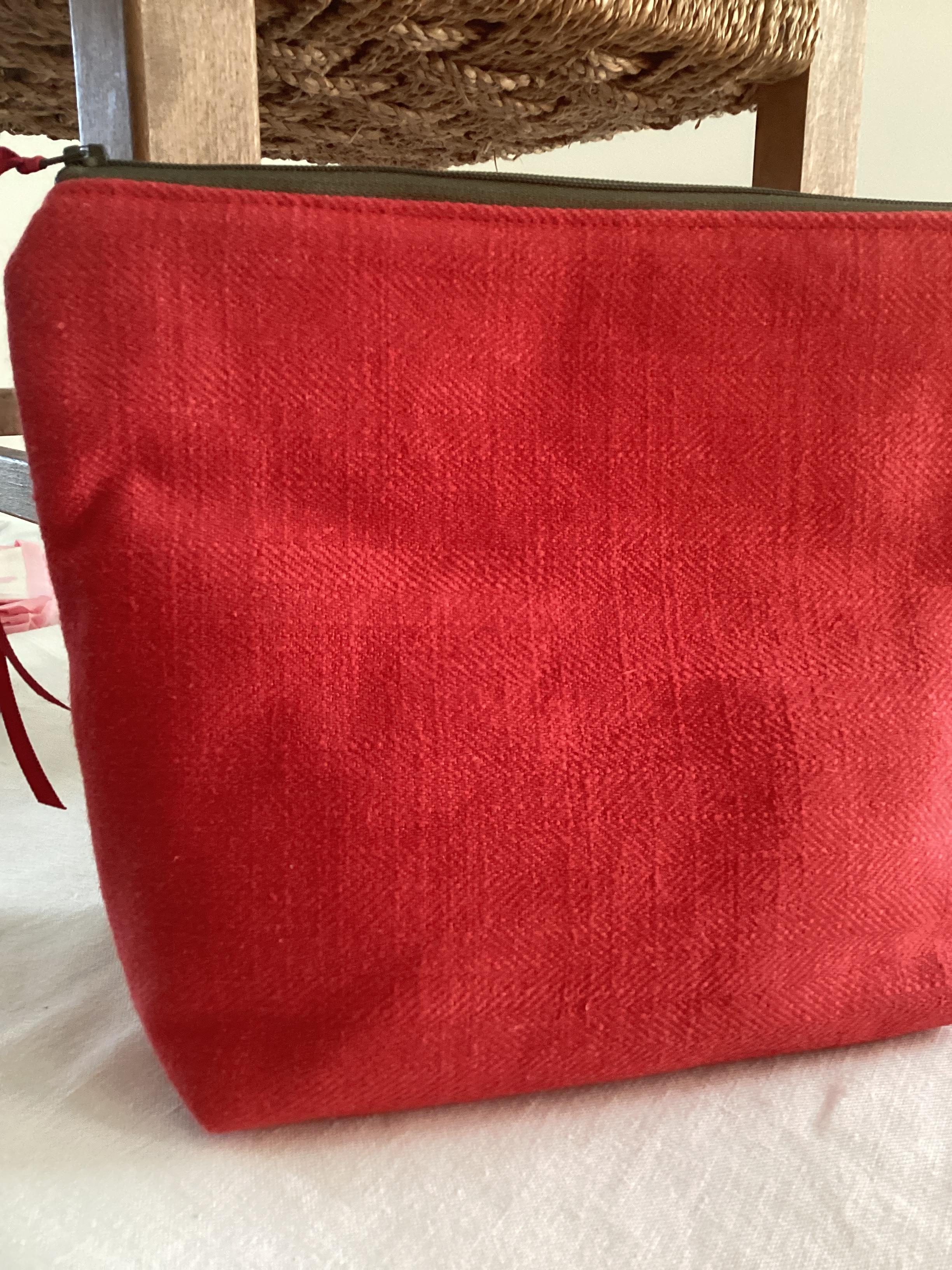 Zipped Pouch - red