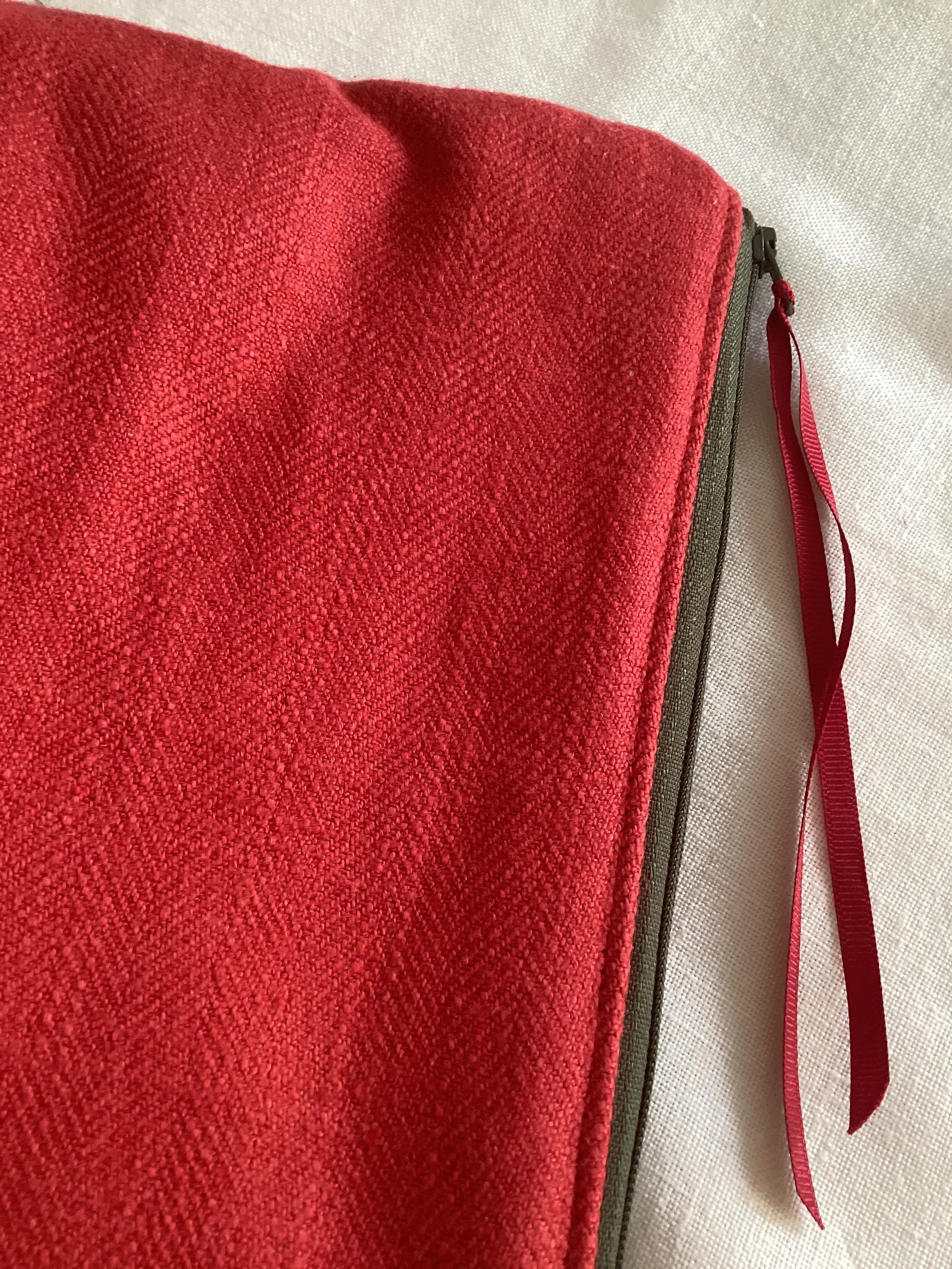 Zipped Pouch - red