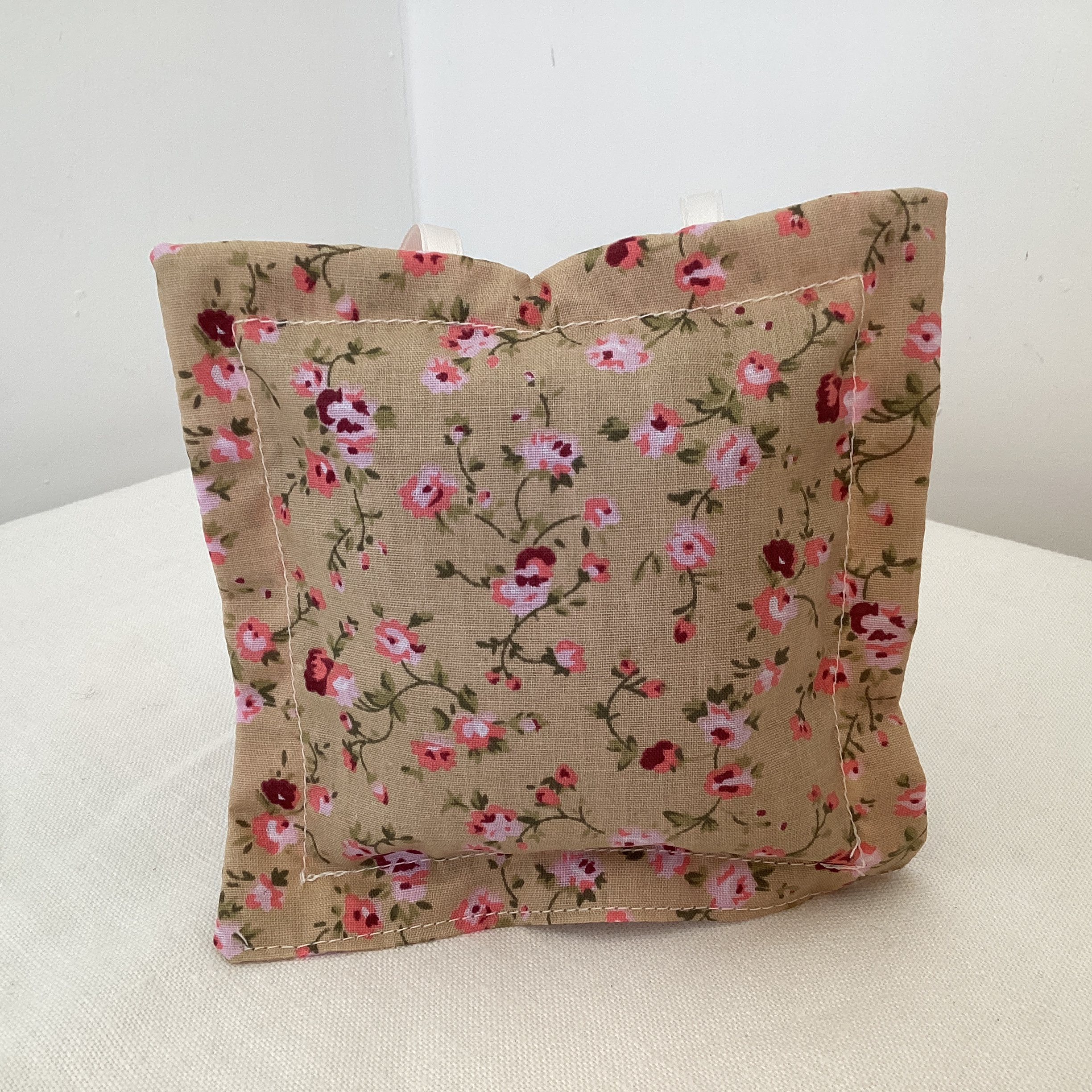 Lavender Bag - beige with ditsy flowers