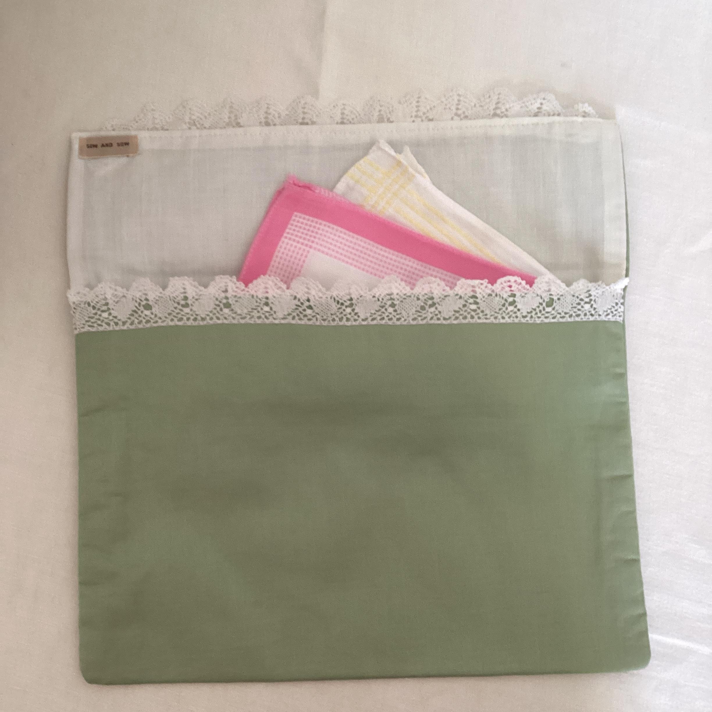 Handkerchief Pouch - green with lace