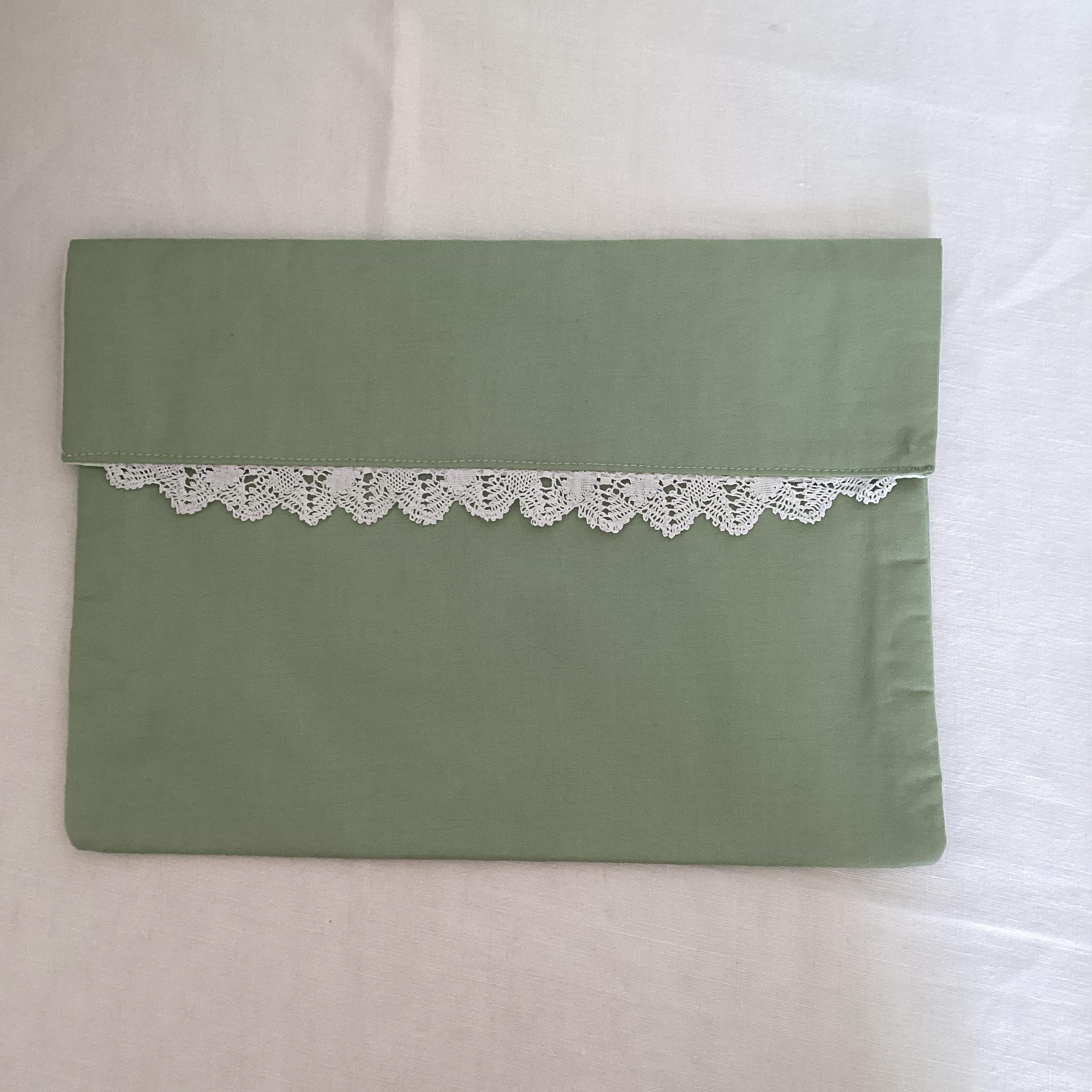 Handkerchief Pouch - green with lace