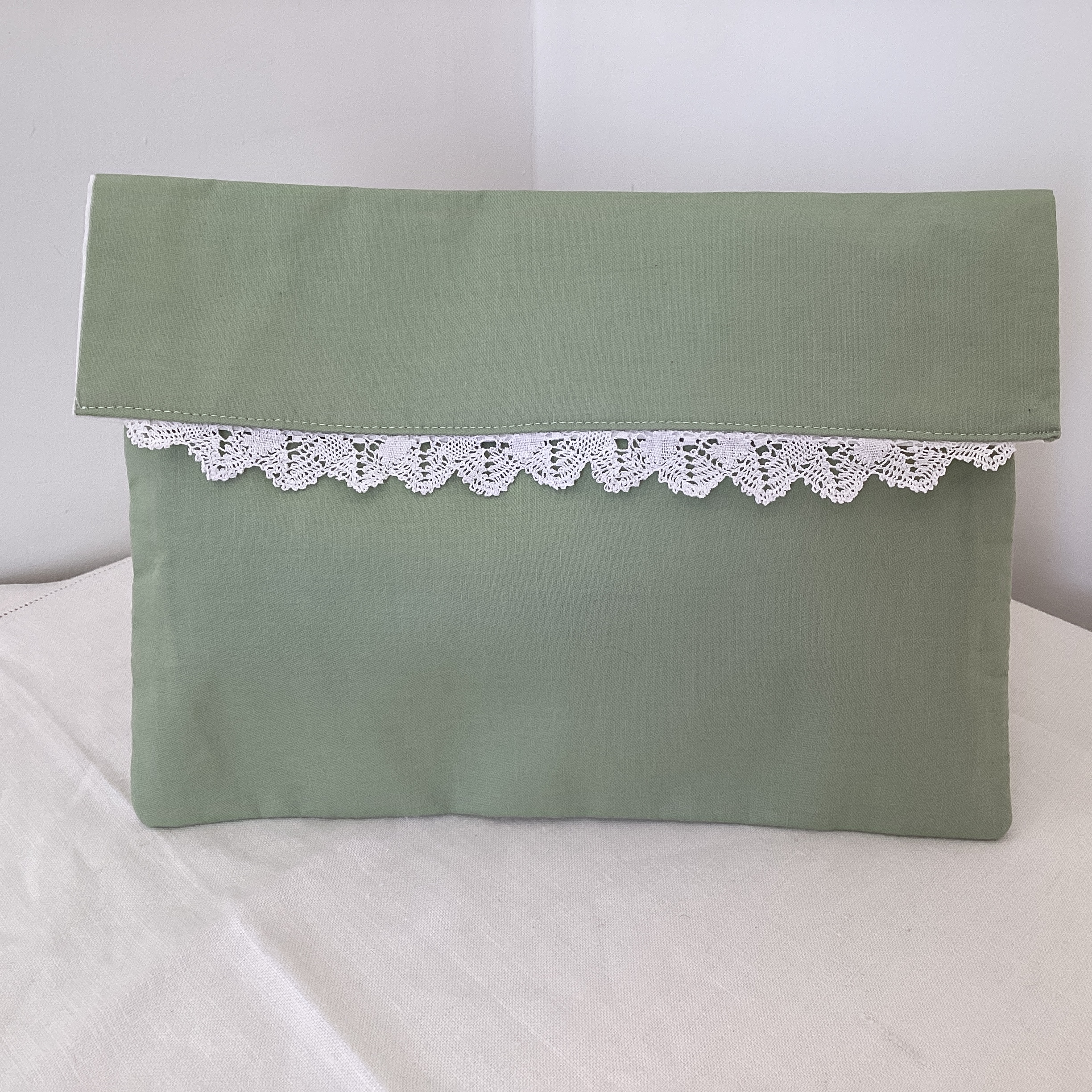 Handkerchief Pouch - green with lace