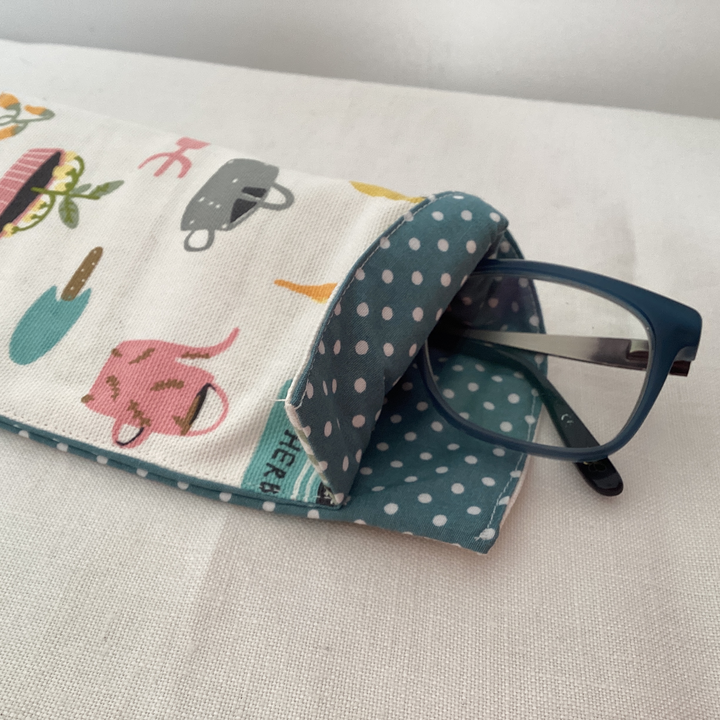 Glasses Case - gardening