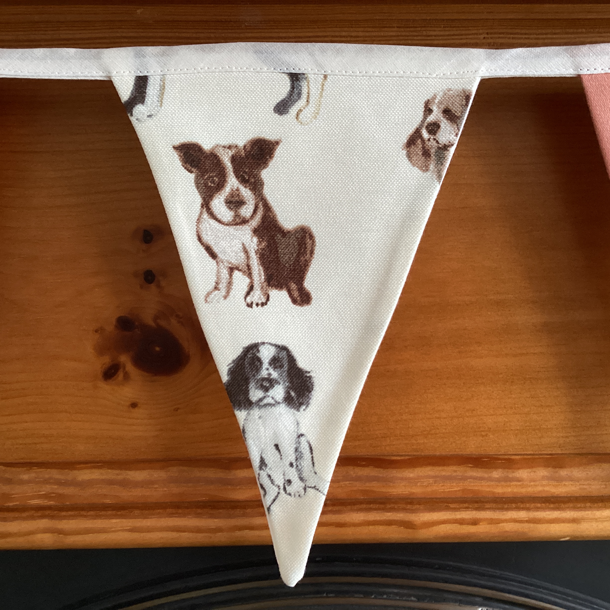 Bunting - dogs and peach