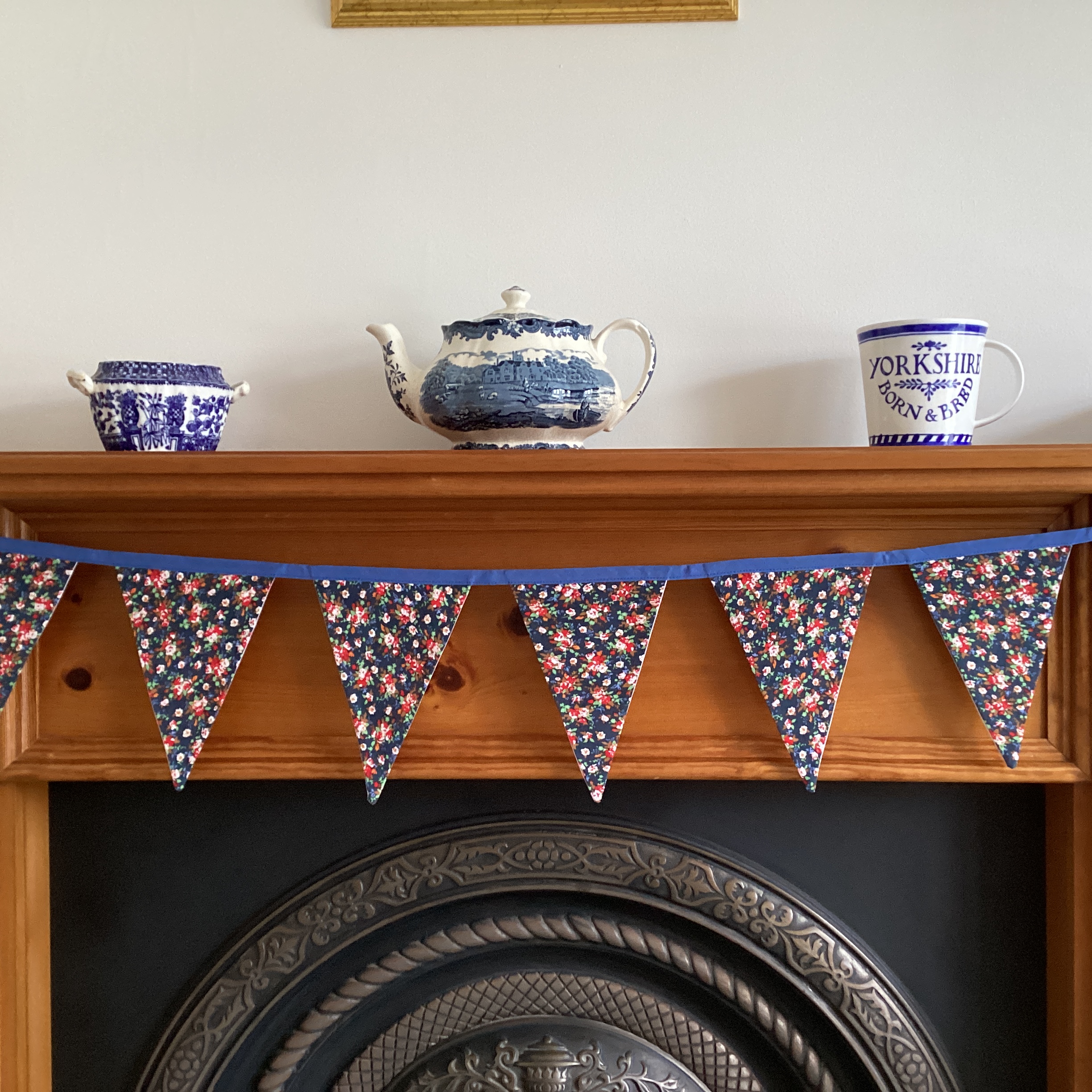 Bunting - ditsy red flowers