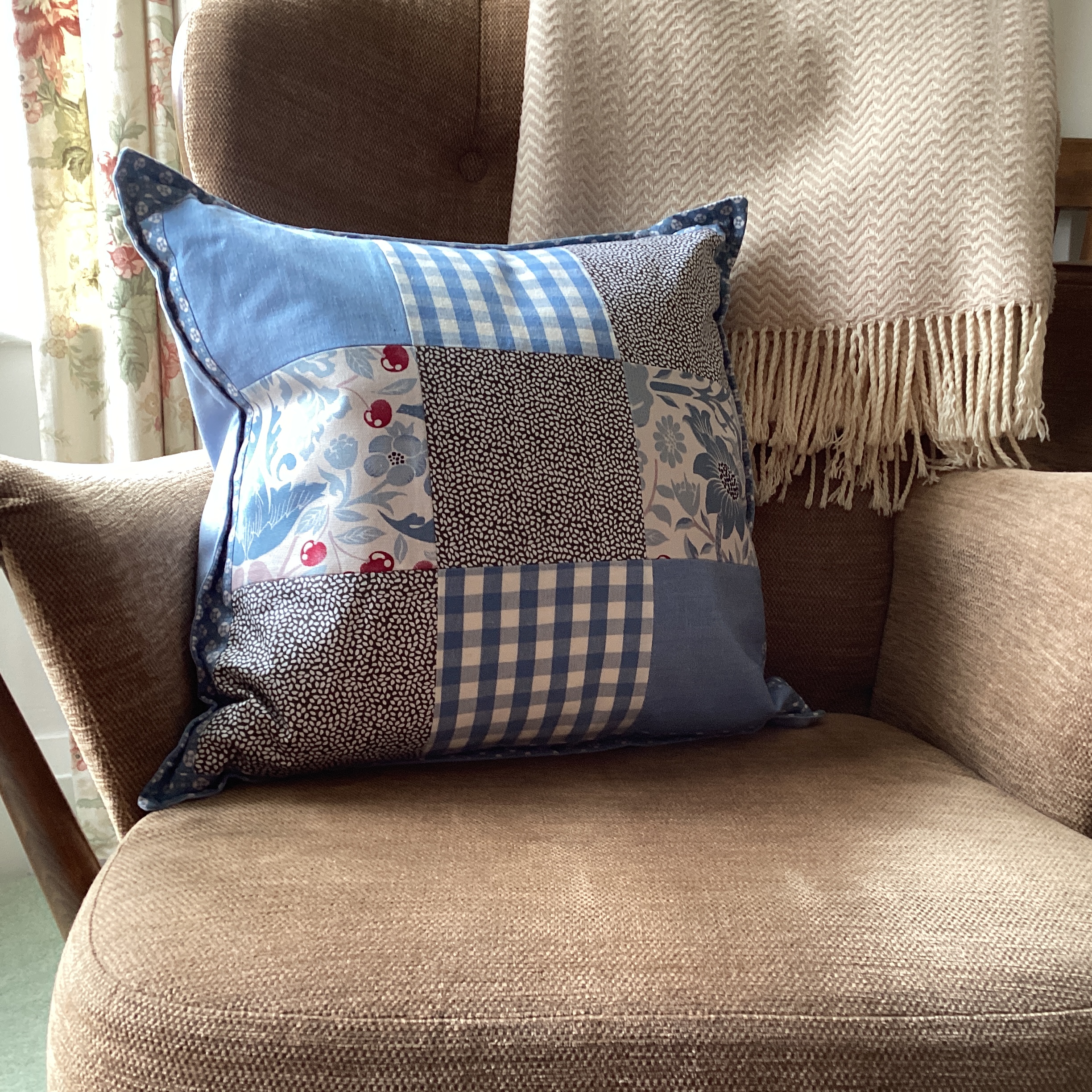 Cushion - patchwork in blue