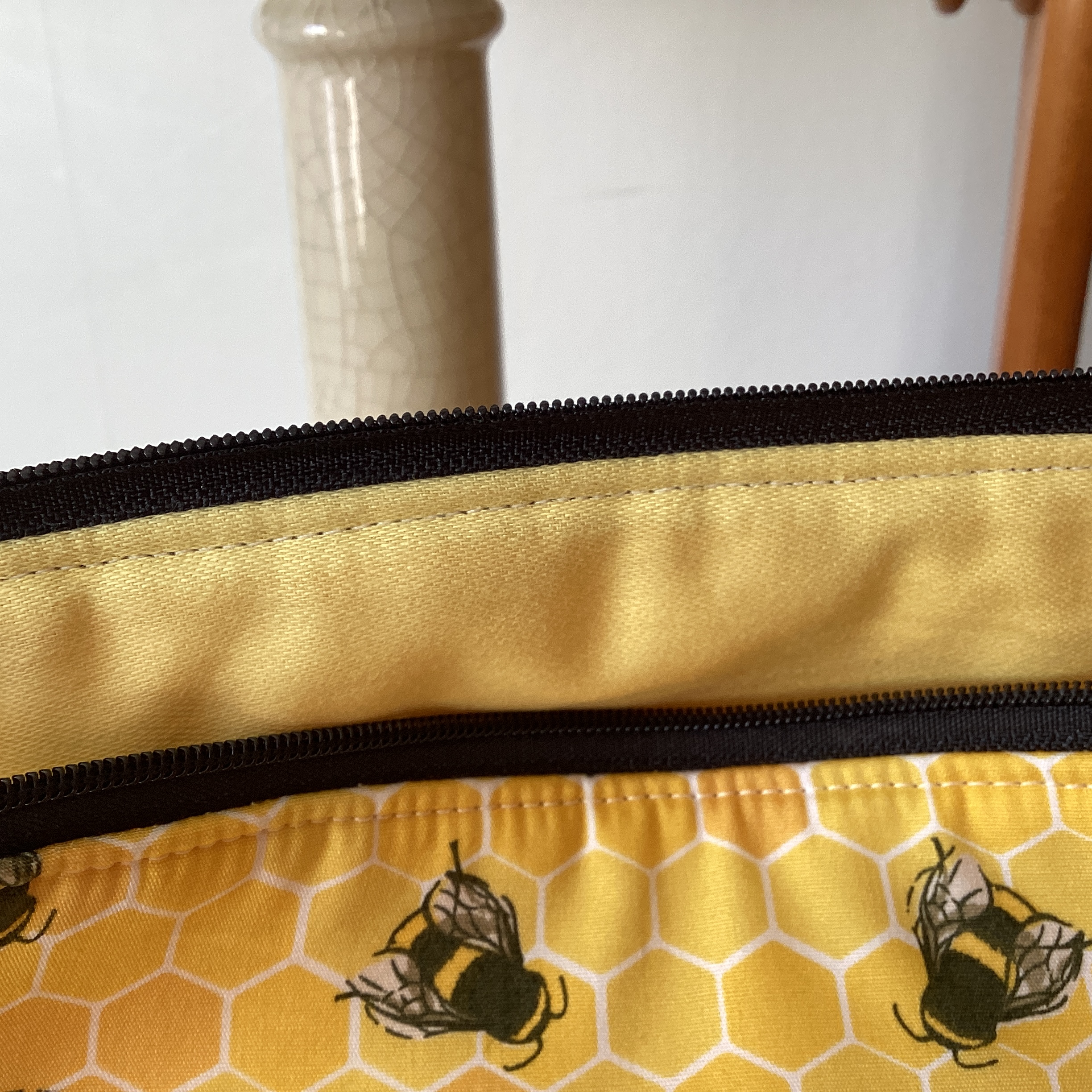 Zipped Pouch - bees