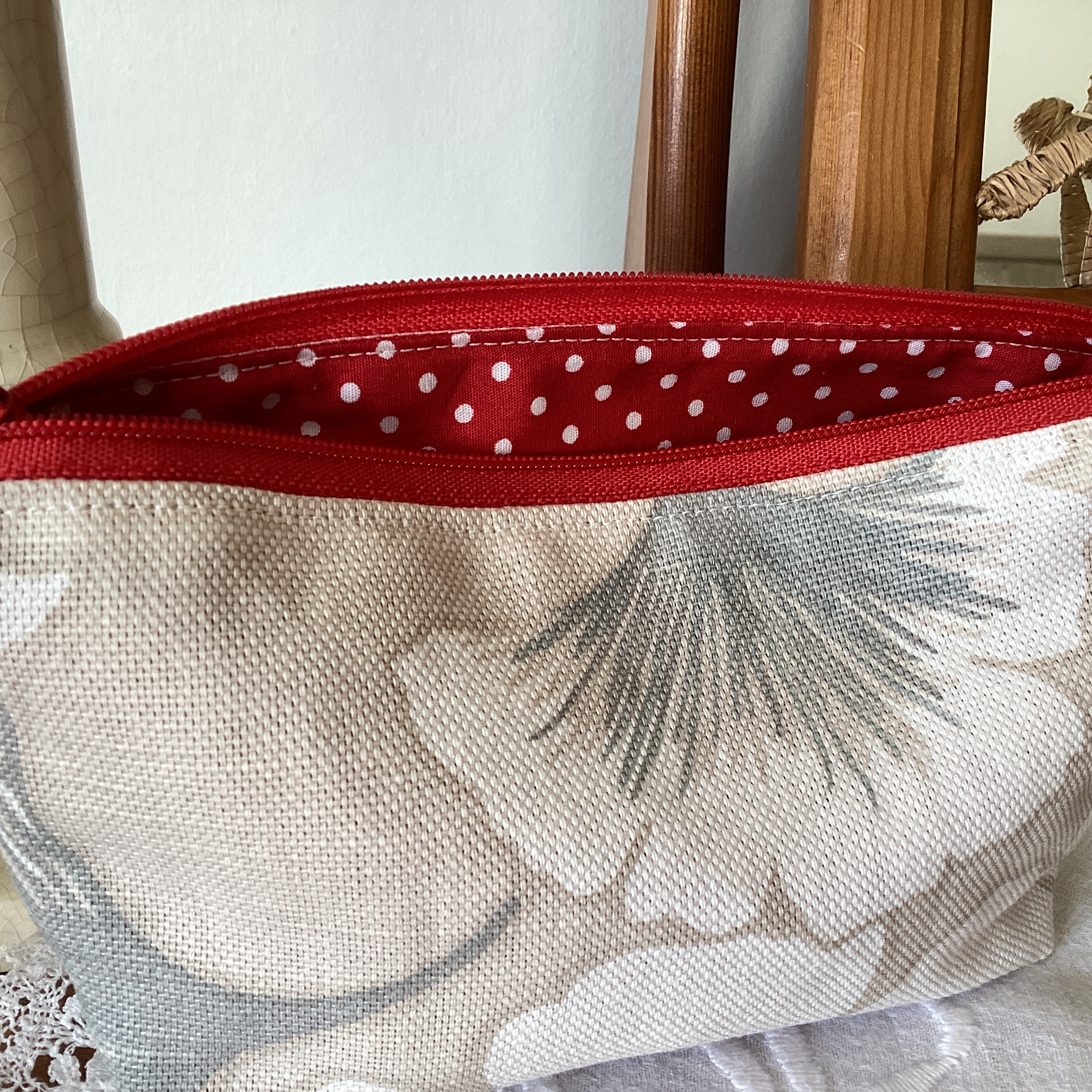 Zipped Pouch (small) - beige and grey flowers