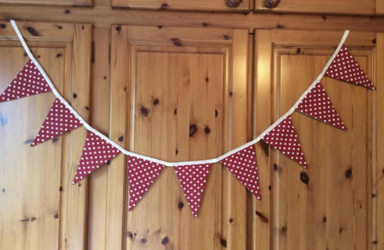 Christmas Bunting - red with cream spots