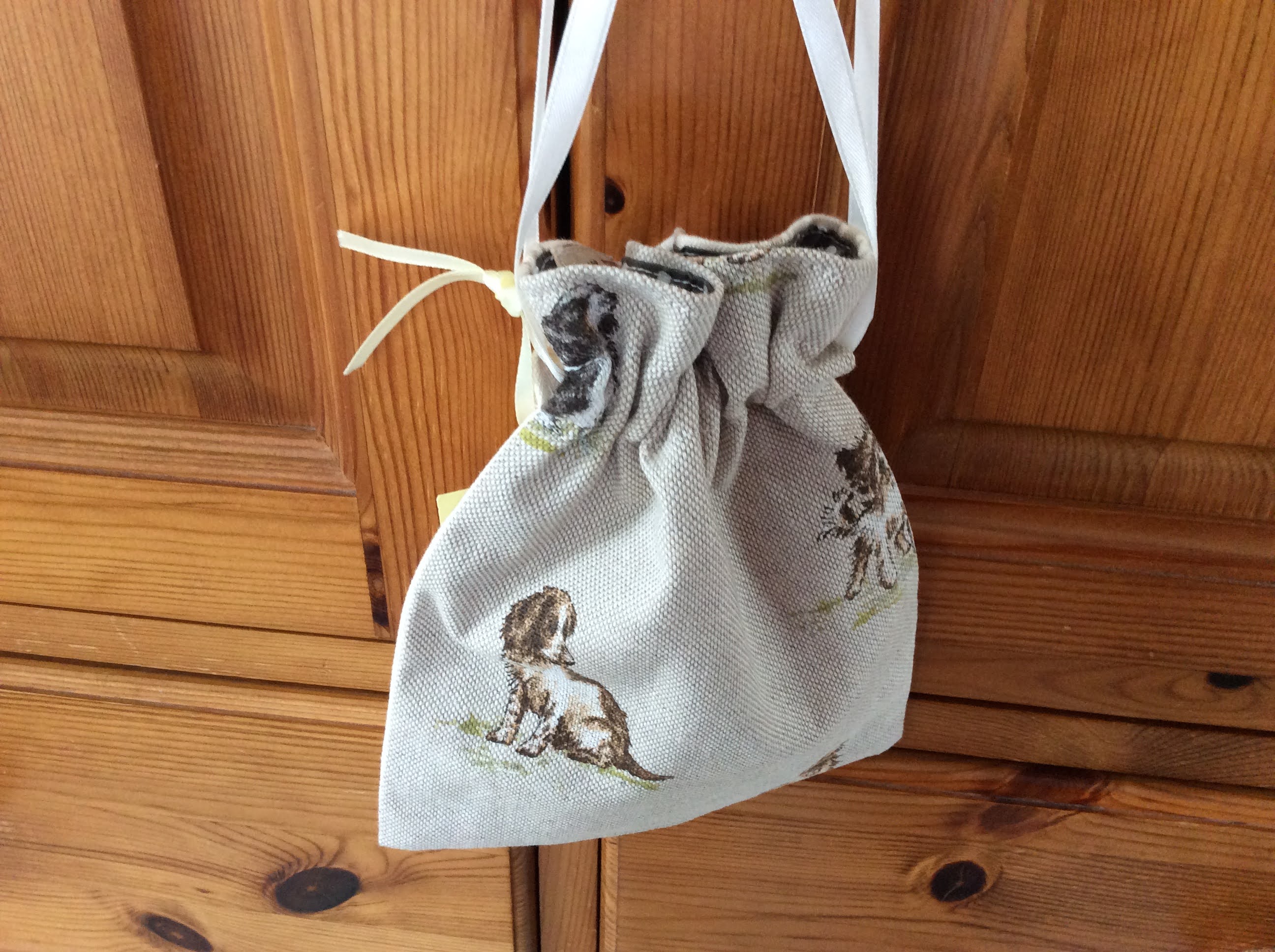 Drawstring Bag - dogs and stripes