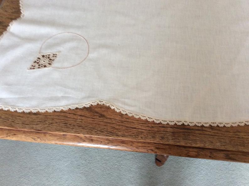 Vintage Table Cloth - beige lace