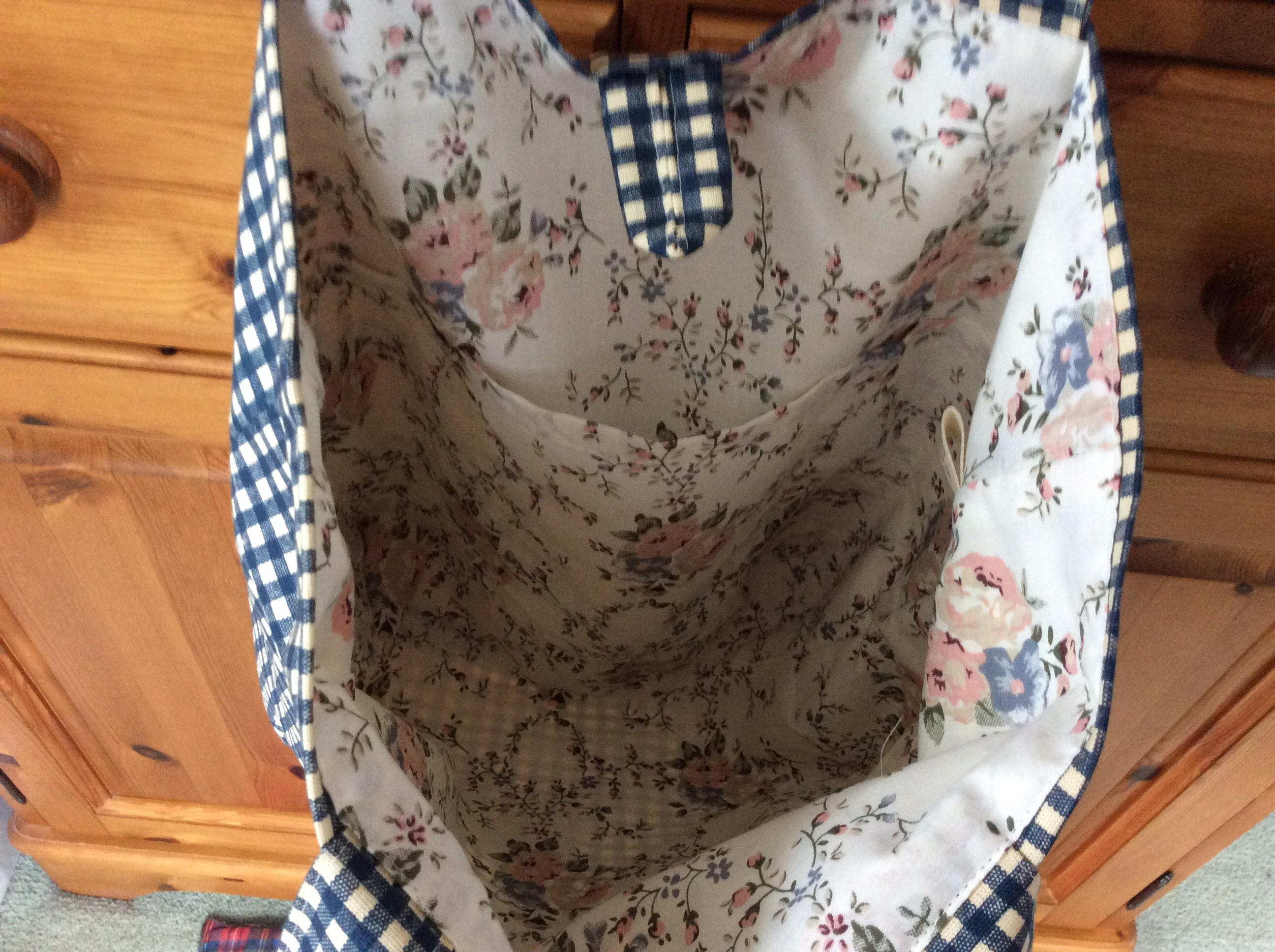 Tote Bag - blue check (flowery lining)