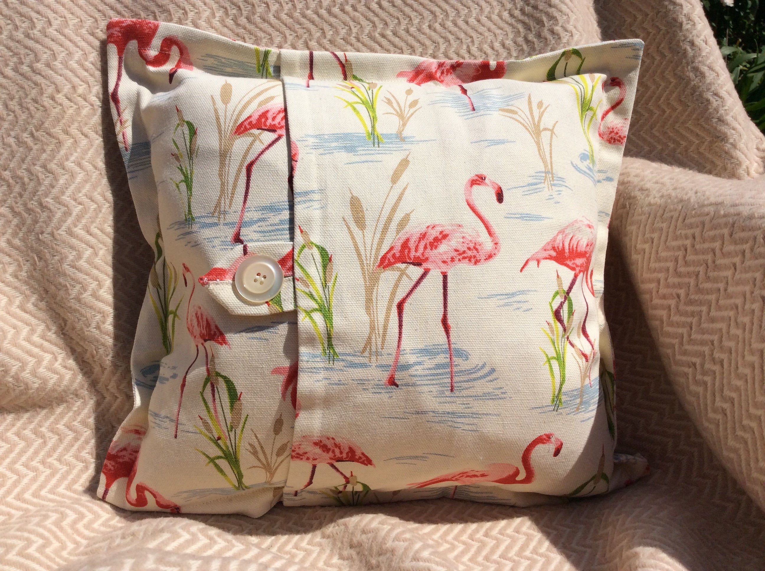 Cushion - flamingos