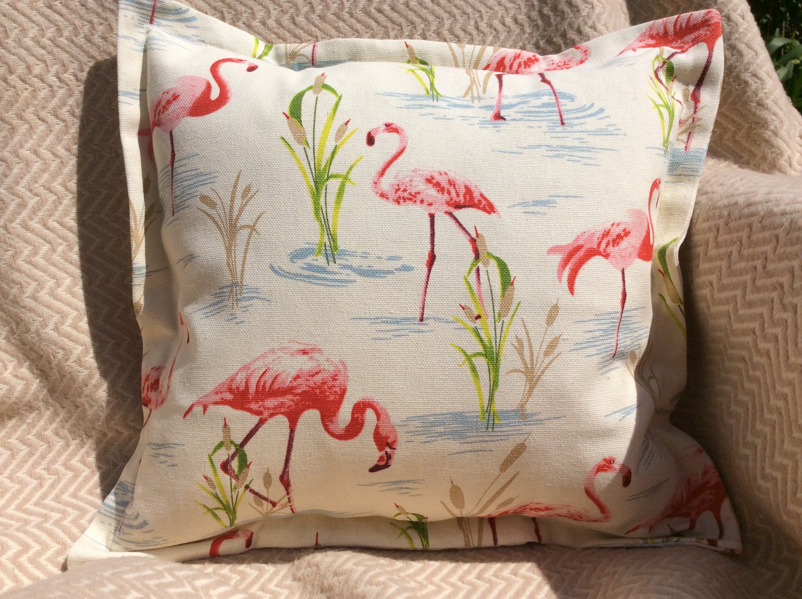 Cushion - flamingos
