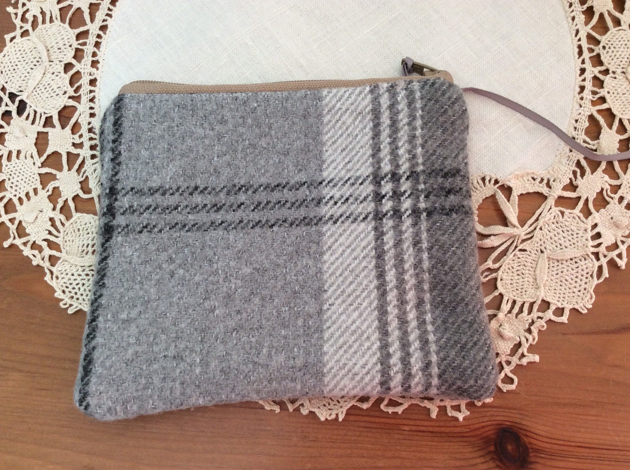 Zipped Purse - grey and beige